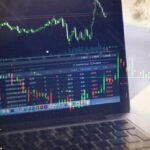 Cryptocurrencies Trade Near Resistance Levels, With a Sideways Trend