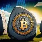 Bitcoin's Critical Crossroads: Can $62,000 Hold? Analysts Weigh In